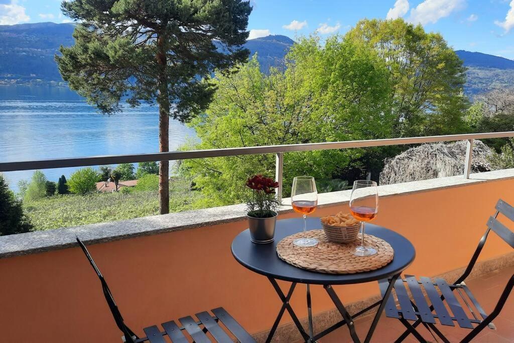 La Casa Di Giulia - Holiday Home Ranco Buitenkant foto