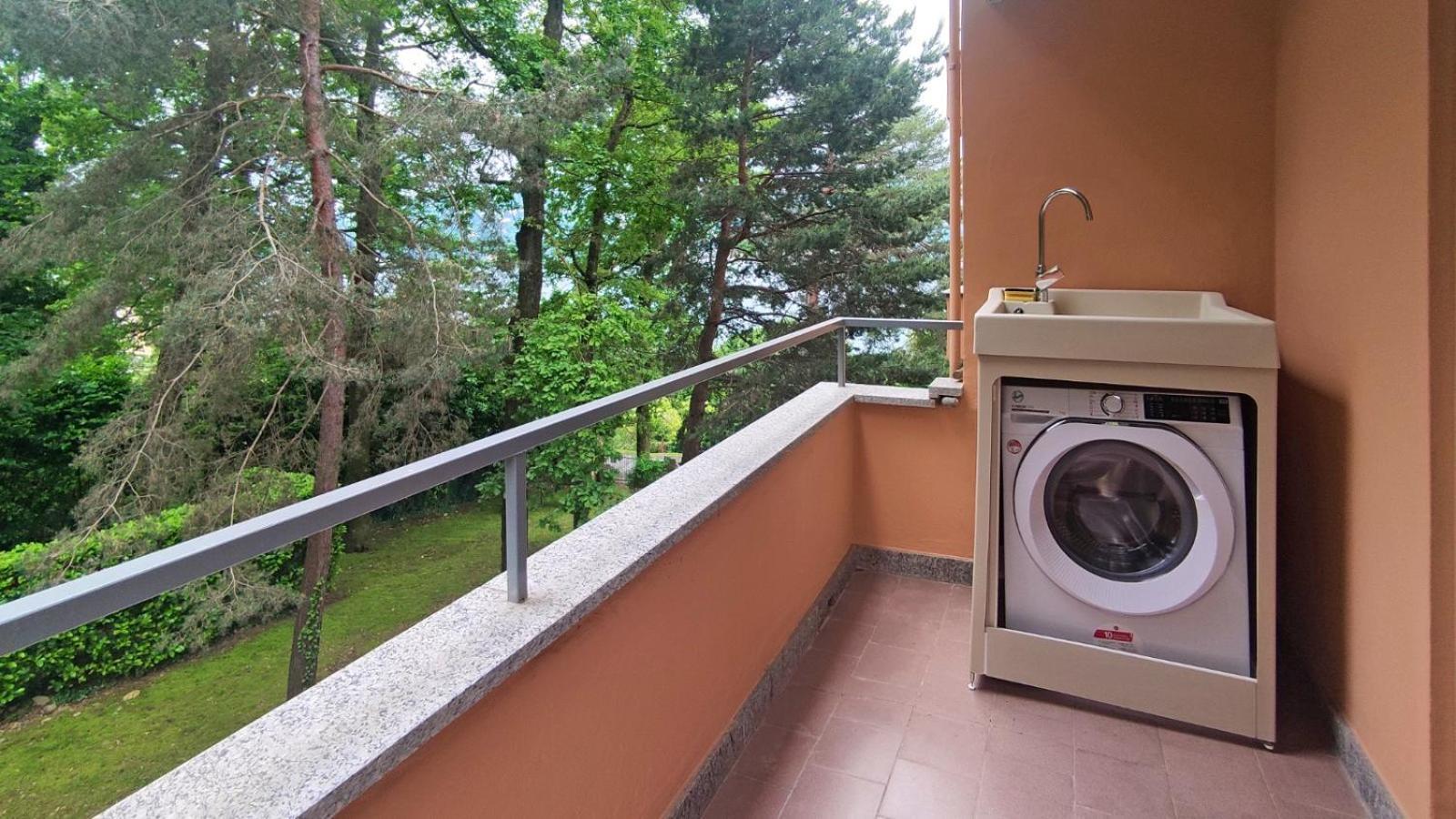 La Casa Di Giulia - Holiday Home Ranco Buitenkant foto